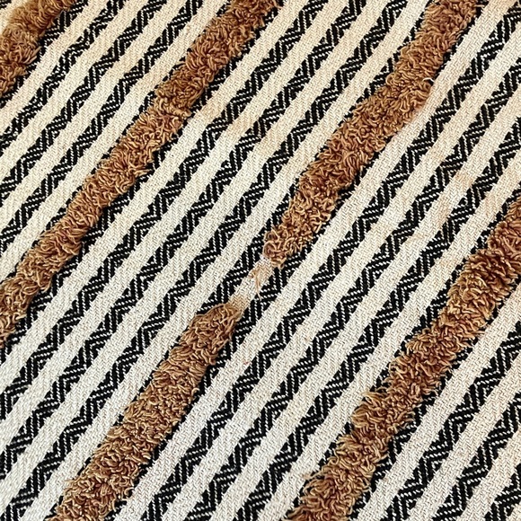 Striped Fringe Accent throw Blanket natural tones - Picture 3 of 14